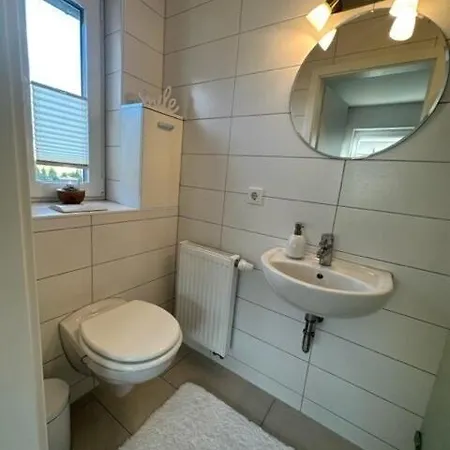 Modernes Haus In Hafenstadt بيت للعطل