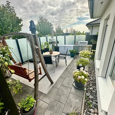 Modernes Haus In Hafenstadt 度假居 *
