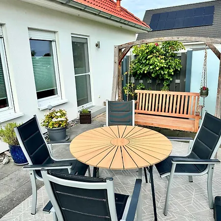 Modernes Haus In Hafenstadt * Sassnitz