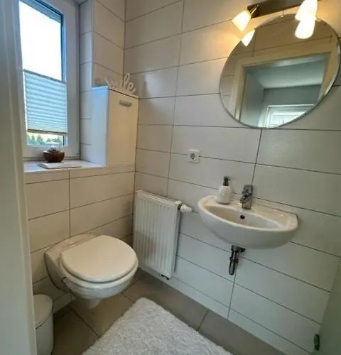 Modernes Haus In Hafenstadt Feriehus