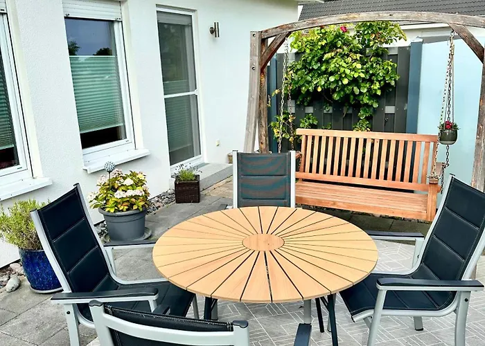 Modernes Haus In Hafenstadt * Sassnitz